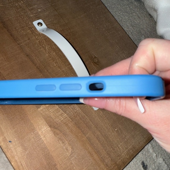 Apple Silicone Case with MagSafe for iPhone 12 Pro Capri Blue - Picture 8 of 10